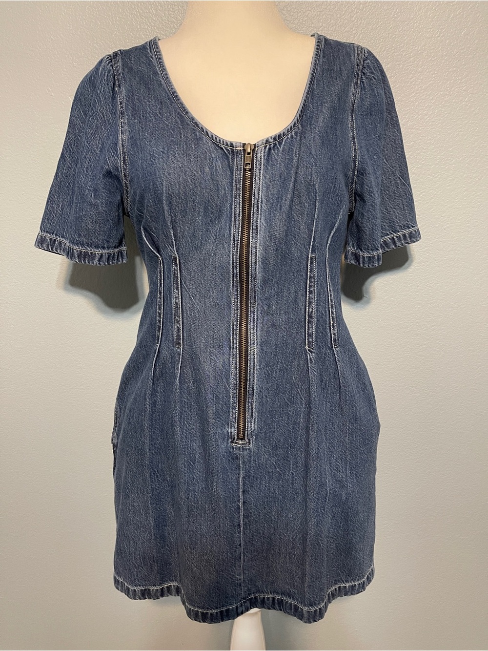 Madewell Denim Darted Mini Dress Zip Pockets Y2K Coastal Cowgirl Western Size 14 - Picture 2 of 9
